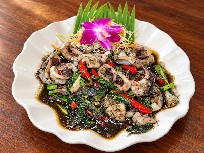 หมึกดำดำ จัดเสิร์ฟที่ครัวบ้านวัง